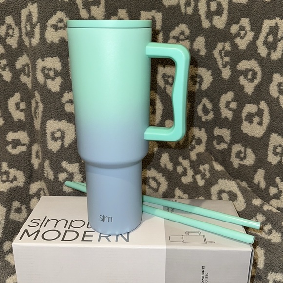 Simply Modern TREK 40oz Tumbler in Cool Mint New 🆕 & Never Used ❣️Beautiful 😍 - Picture 1 of 17